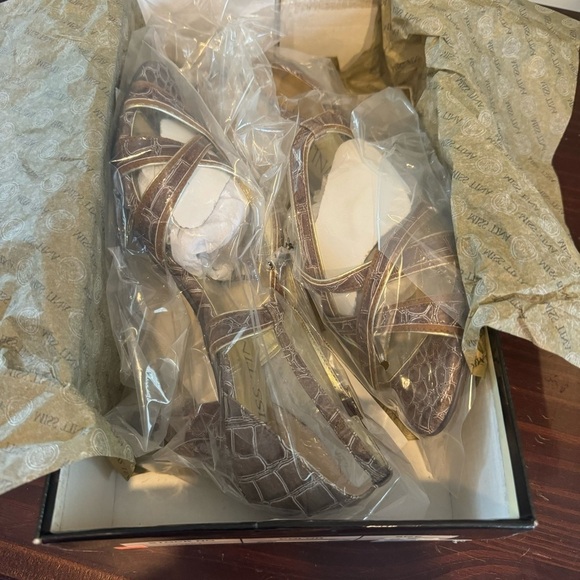 Miss Tina “knowles” reptile print strappy heels sandals New in Box tan brown 9 - Picture 5 of 15